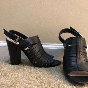 Tahari sandals